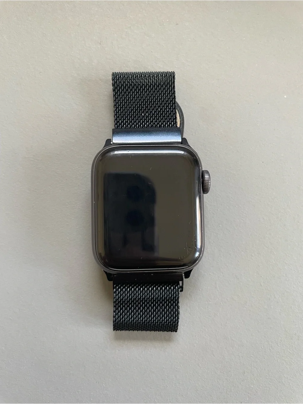 Apple Watch SE with Mesh Band